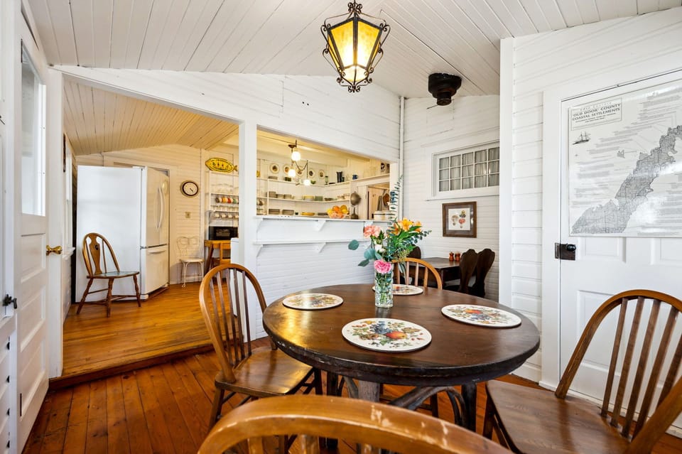 Breakfast nook