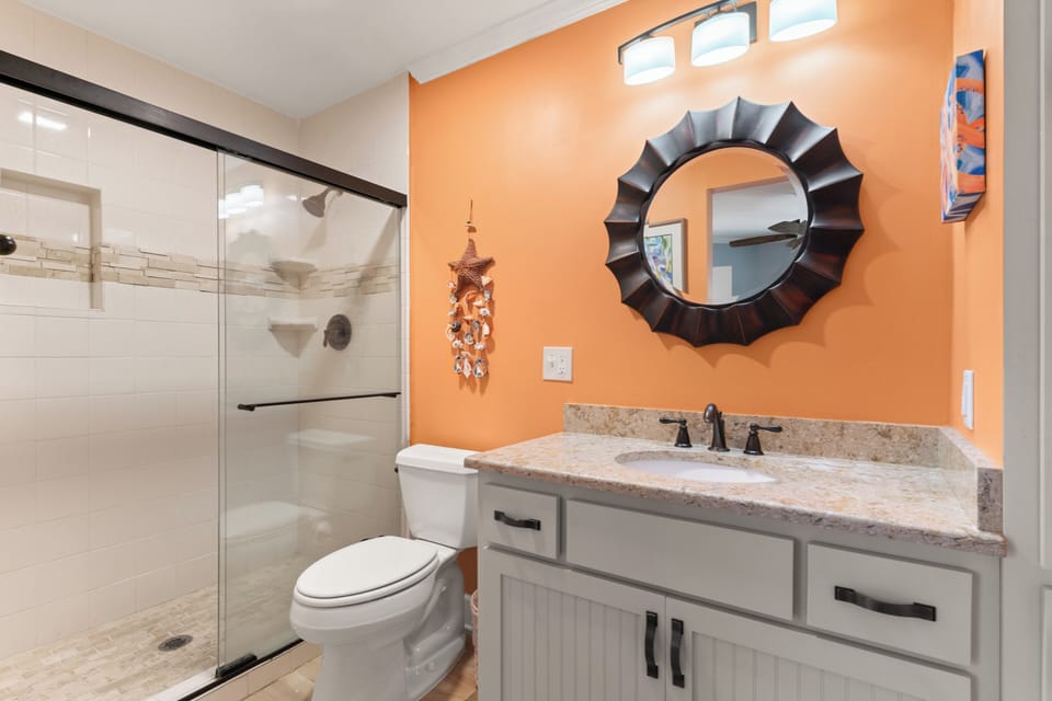 Harbour Oaks 213 - Primary Ensuite