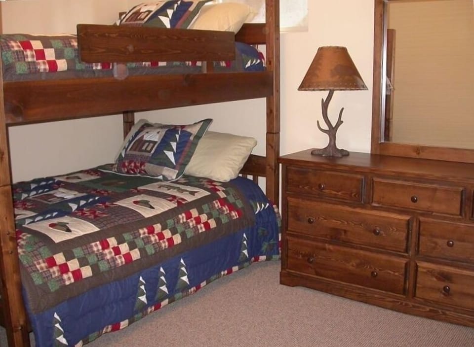 Double-double bunk bed