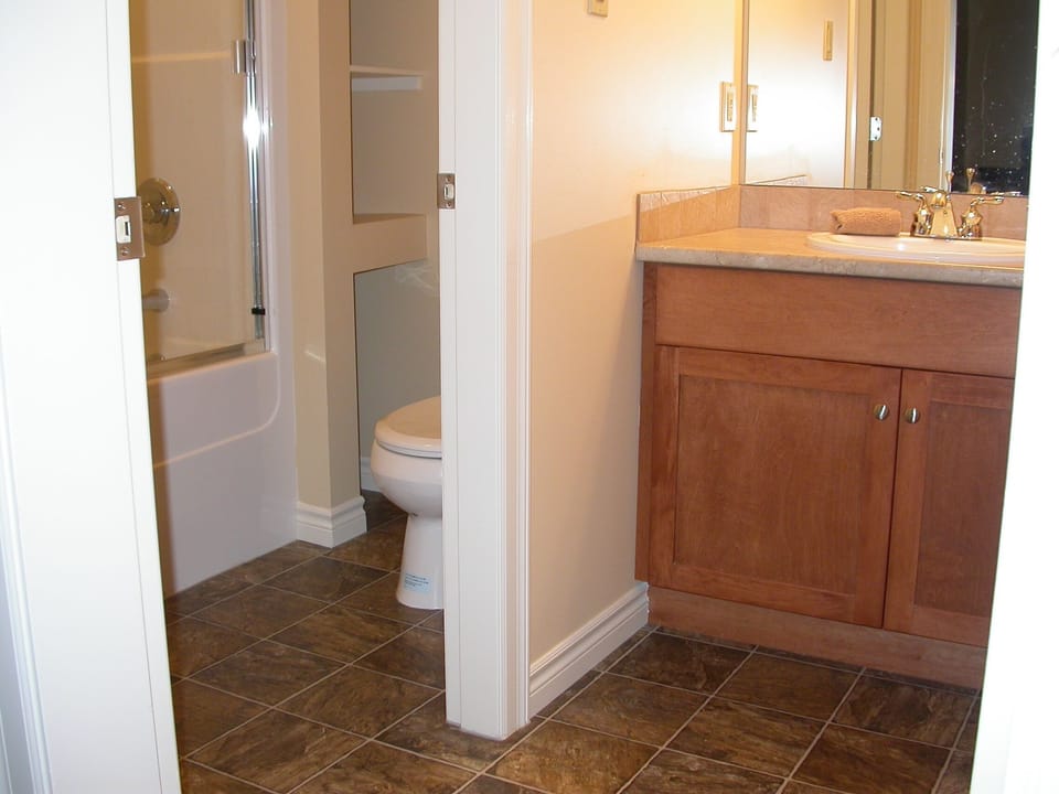 Main bathroom