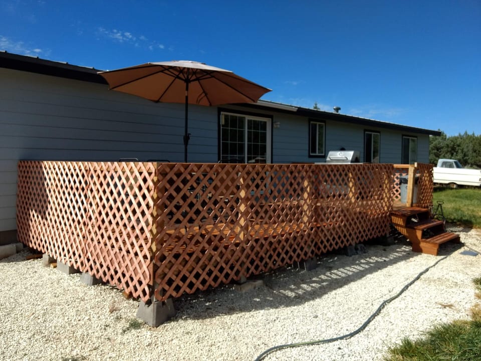 New back deck with barbecue grill to enjoy amazing views after a long day