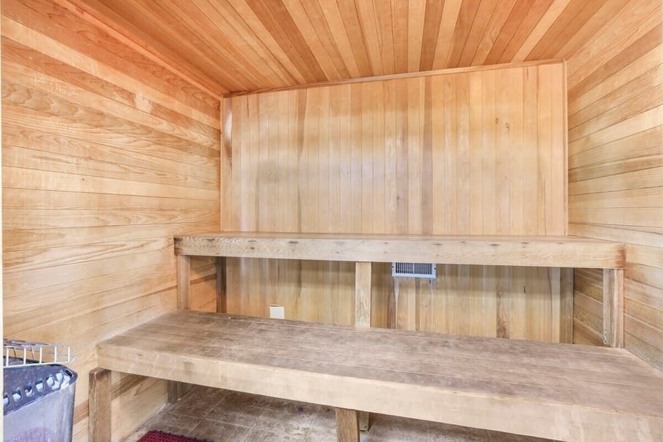 Dry Sauna