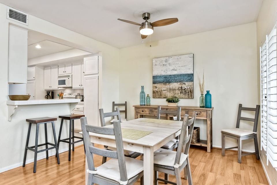 Dining area; dinner table can be easily expanded to seat 6 guests