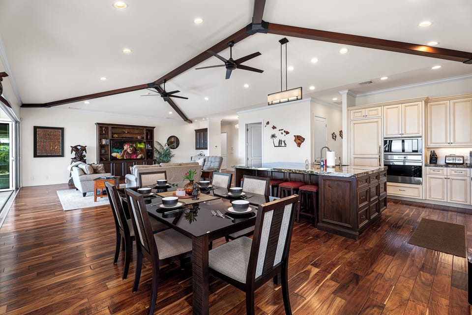 Elegant dining area – Gather for meals in a bright, open-concept space.