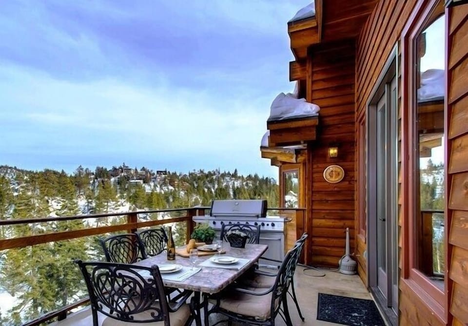 BBQ deck with panoramic top Mountain View