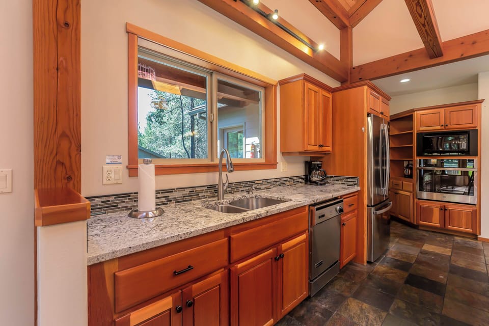 Kitchen - Main Level