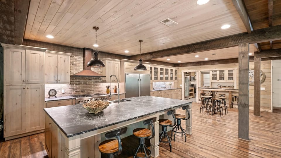 Extra Large Kitchen