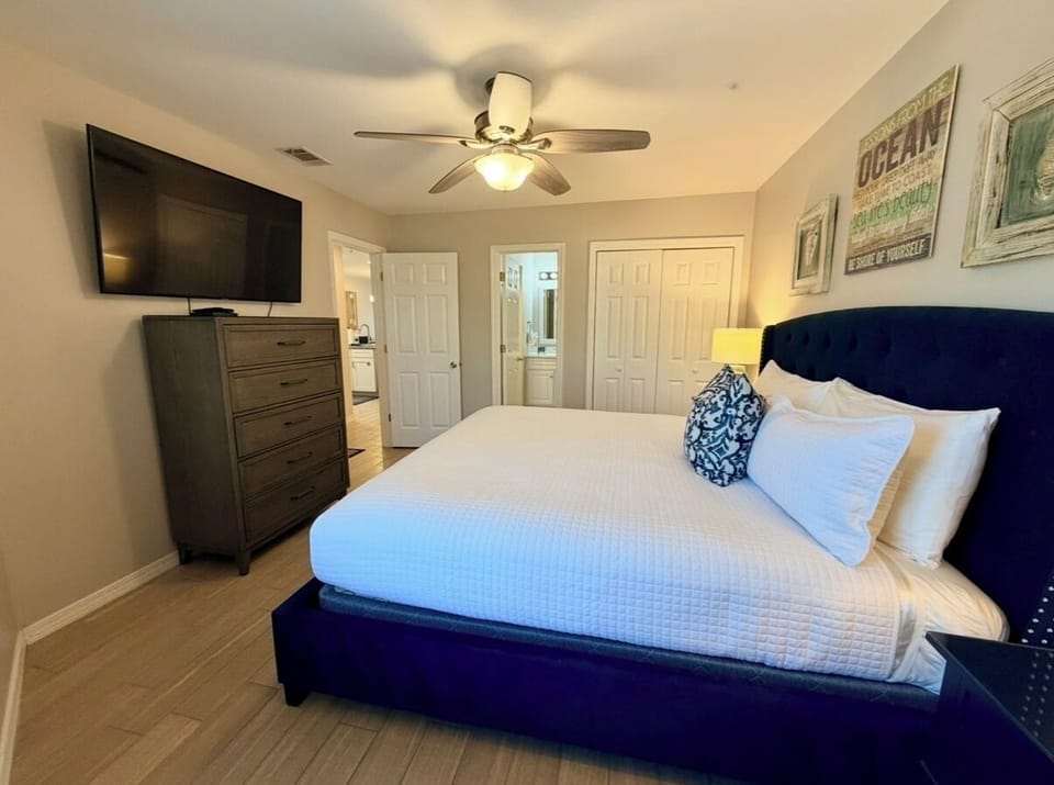 2nd King Bedroom