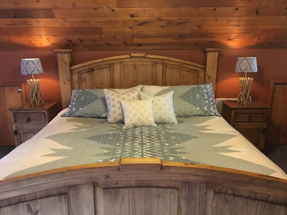 Master Loft (king bed)