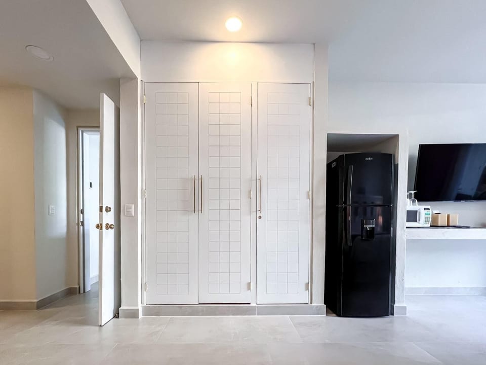 Kitchenette and Closet