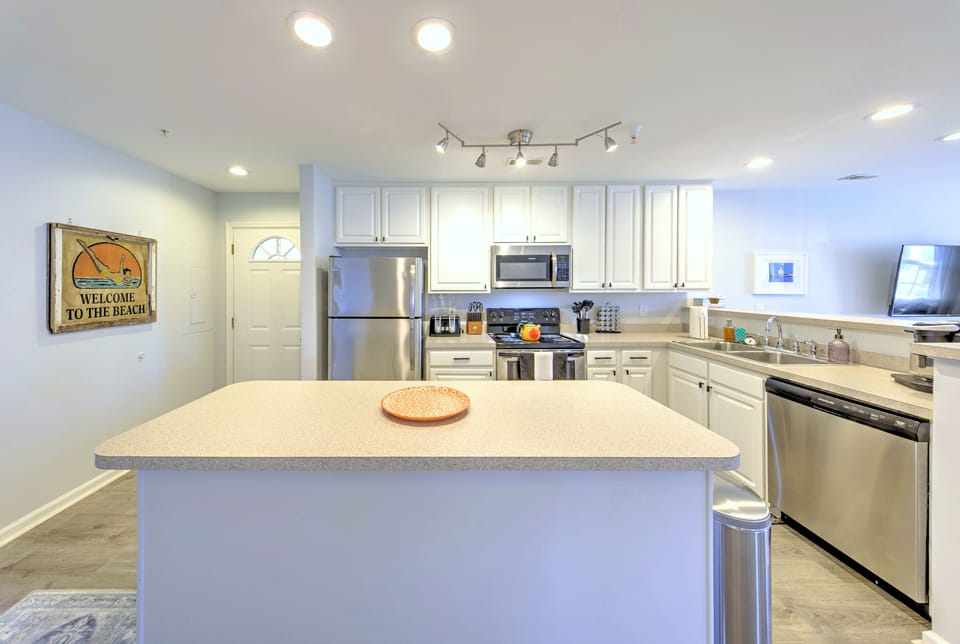 Kitchen Delight: Modern appliances and bright decor make meal prep a breeze!
