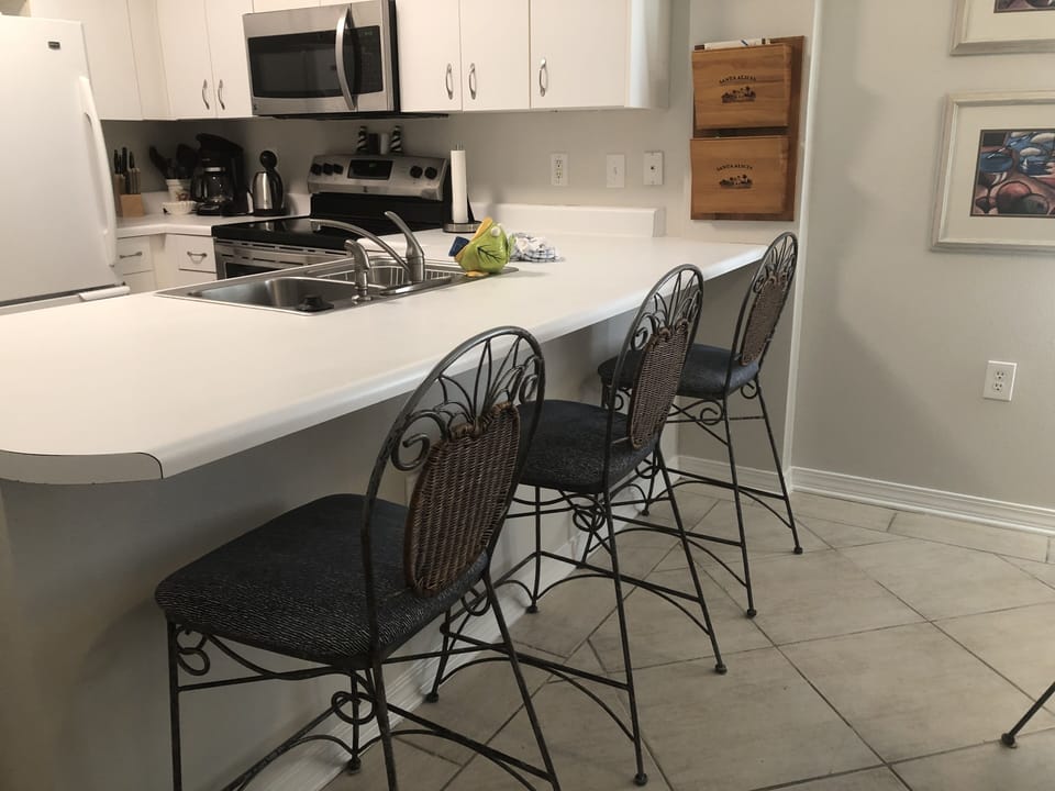 Breakfast bar.