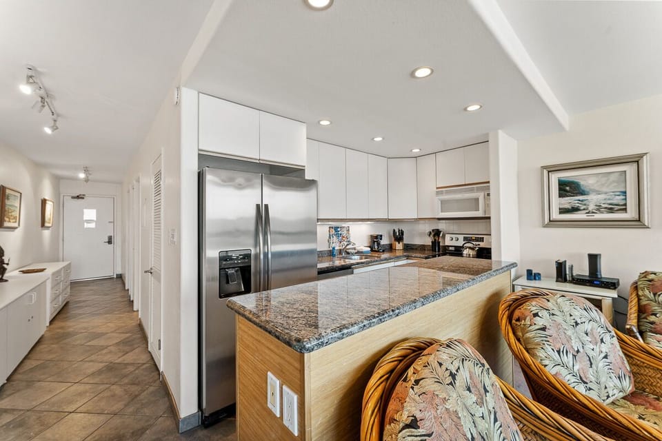 Good prep space with this kitchen island.