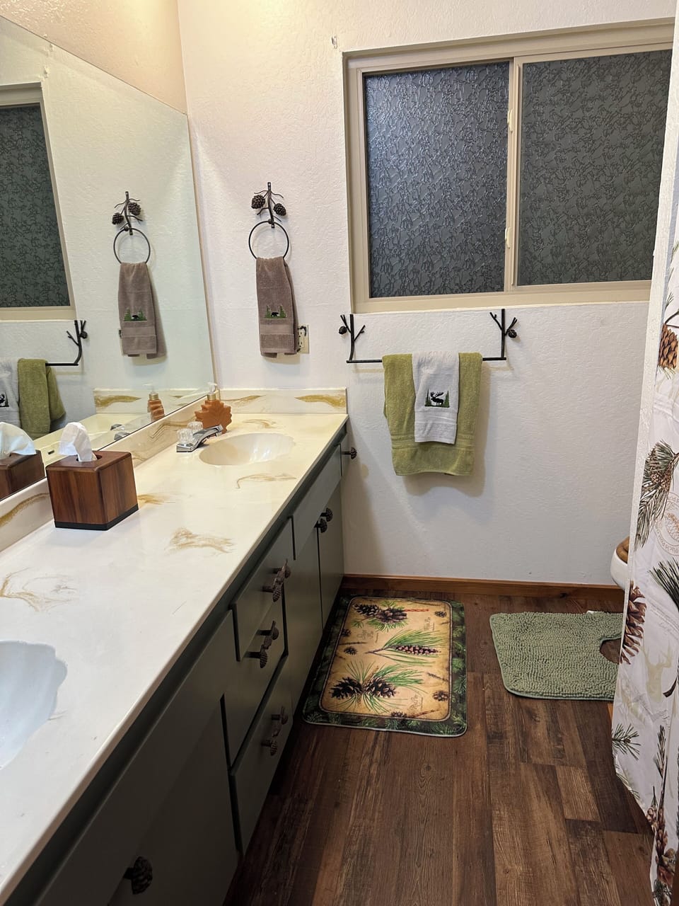 Upper level bath with tub and shower