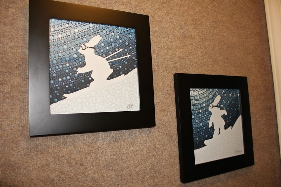 Ski theme throughout