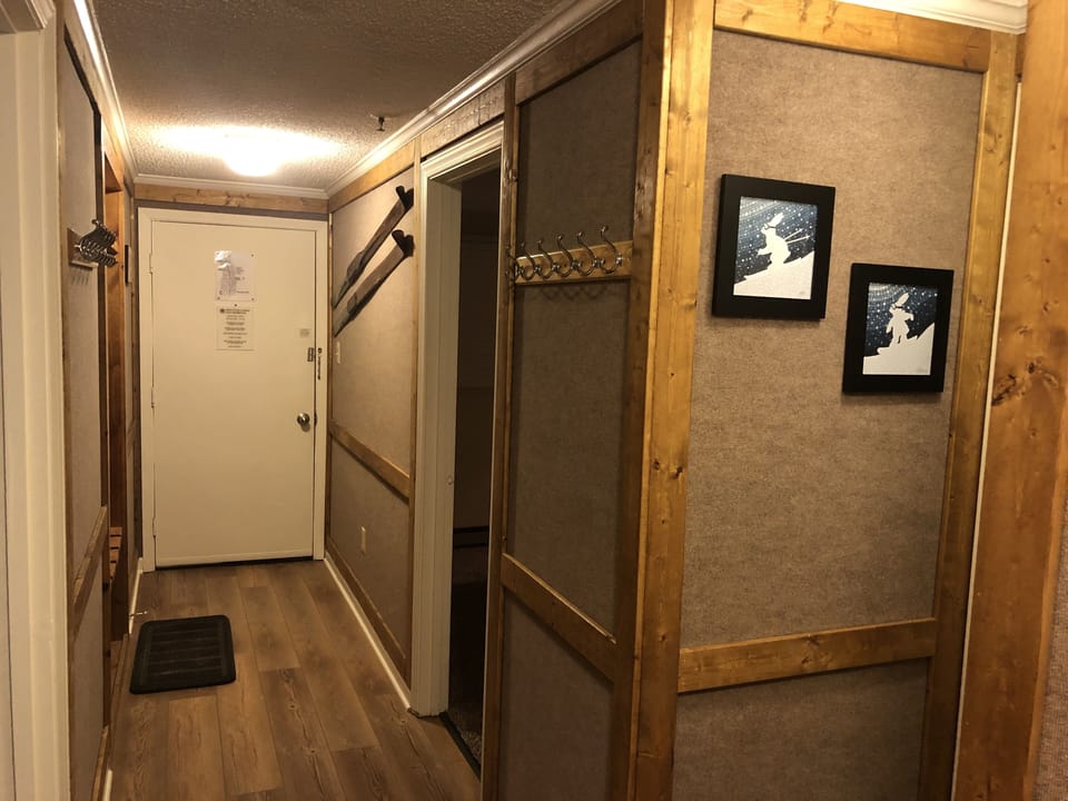 Master Bedroom w/TV