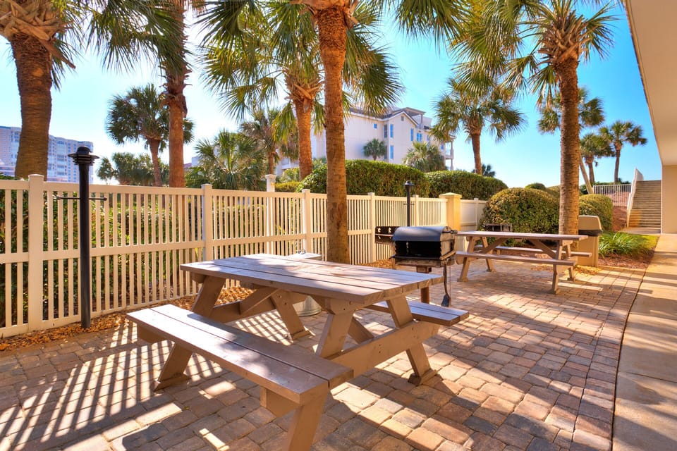 Just in case you missed it first go round!  Balcony/Living Rm & kitchen views. 