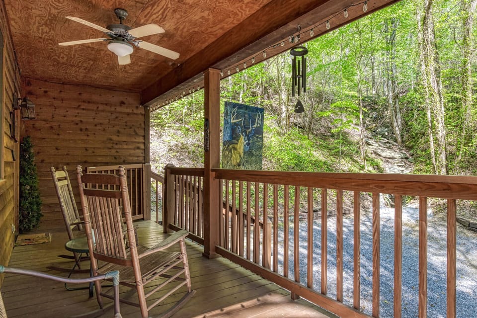 Pigeon Forge Vacation Rental with a Hot Tub - Deer to Dream - Covered entry deck and parking area