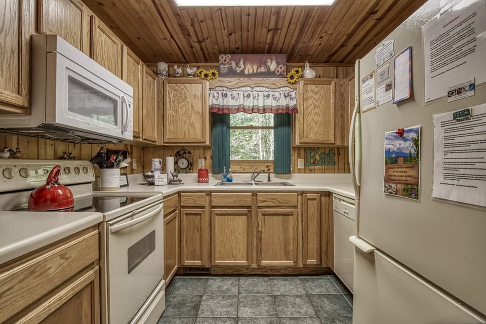 Smoky Mountain Cabin Rental - Deer to Dream - Fully furnished