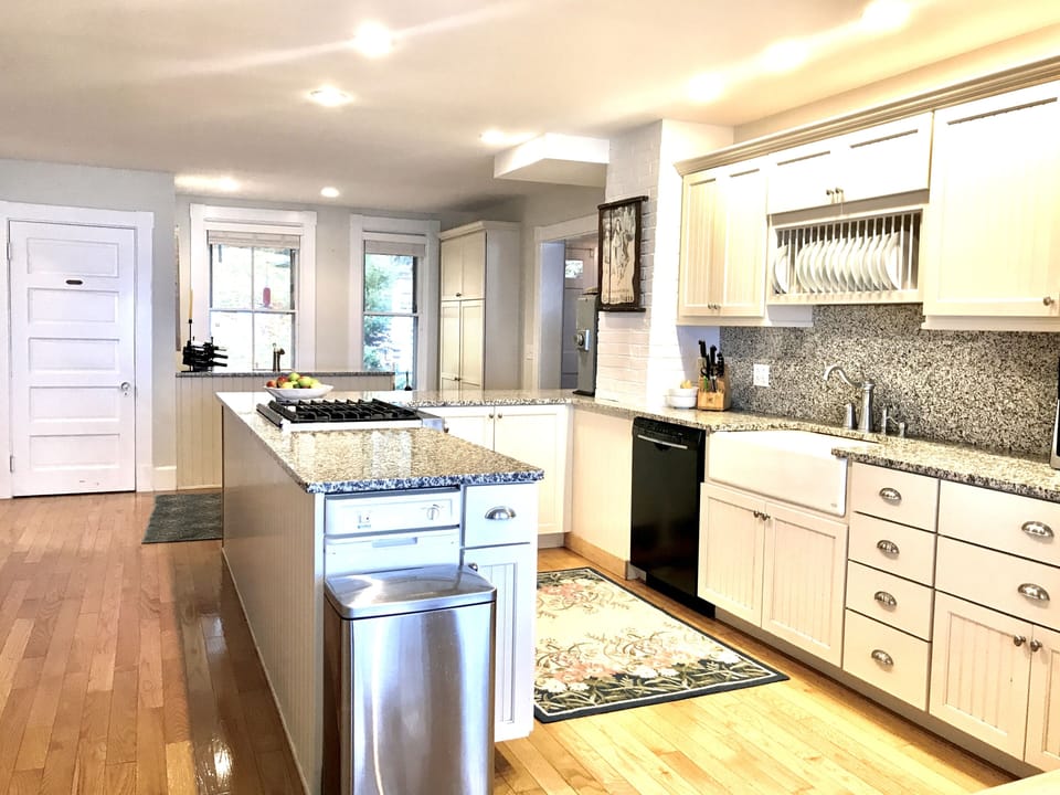 Light, bright kitchen with everything you need!