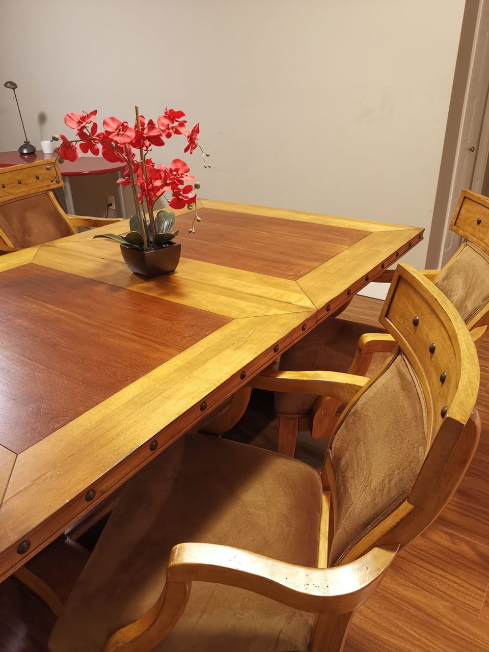 Big wood dinning table in living room