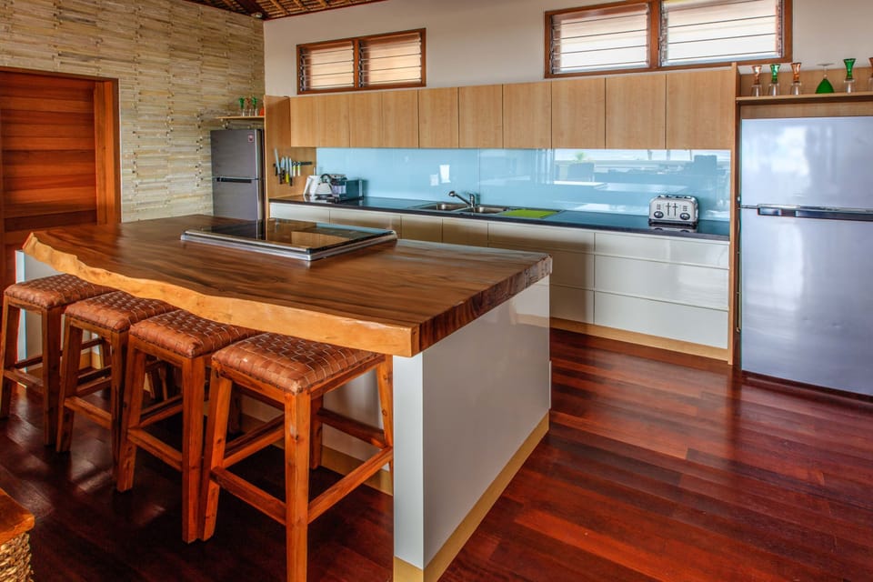 Deluxe Villa, 2 Bedrooms, Sea View | In-room dining