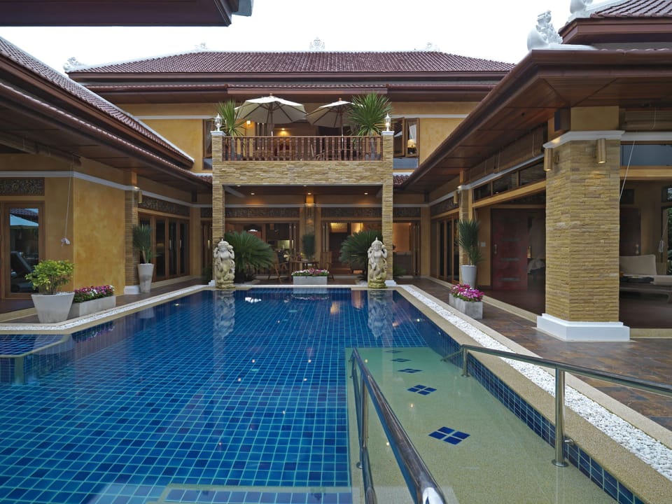 Exclusive Balinese 7BR Villa for rent