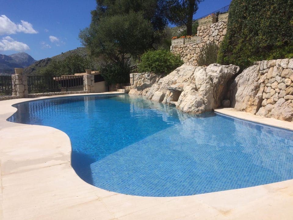 Luxury Pool