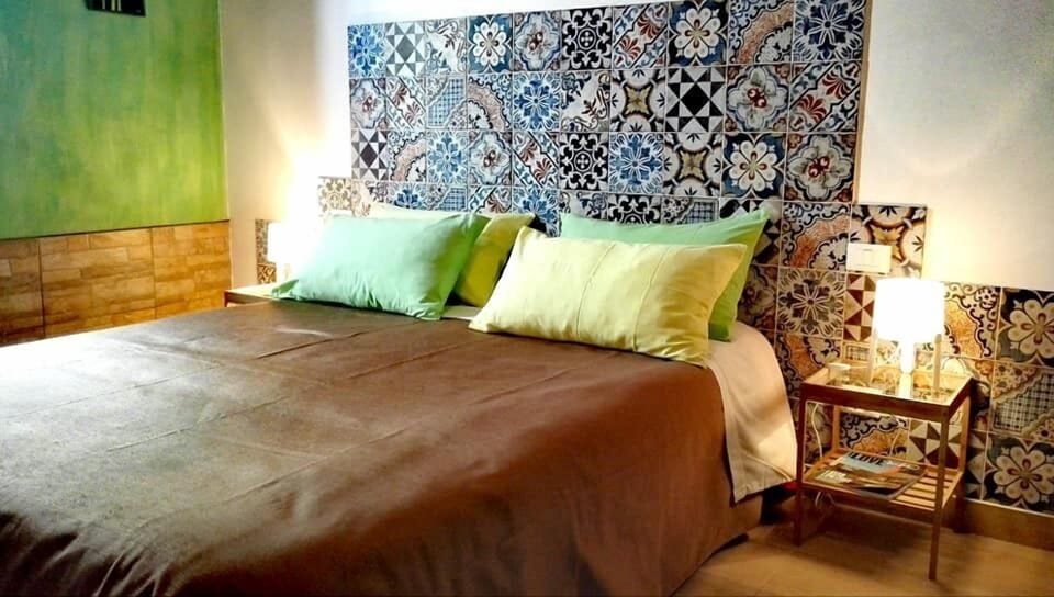Standard Triple Room | Desk, free cribs/infant beds, free WiFi, bed sheets