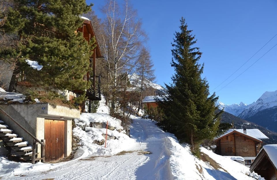 Access to the chalet