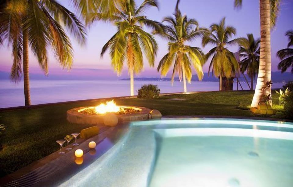 One of 5 hot tubs on the property