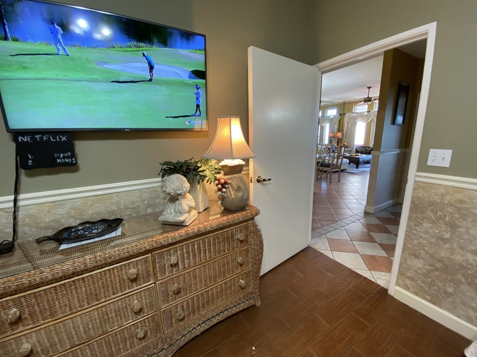 48" screen tv with Netflix and more