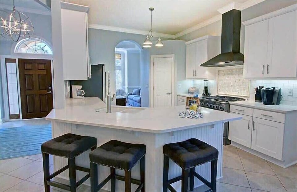 Kitchen with Breakfast Bar!