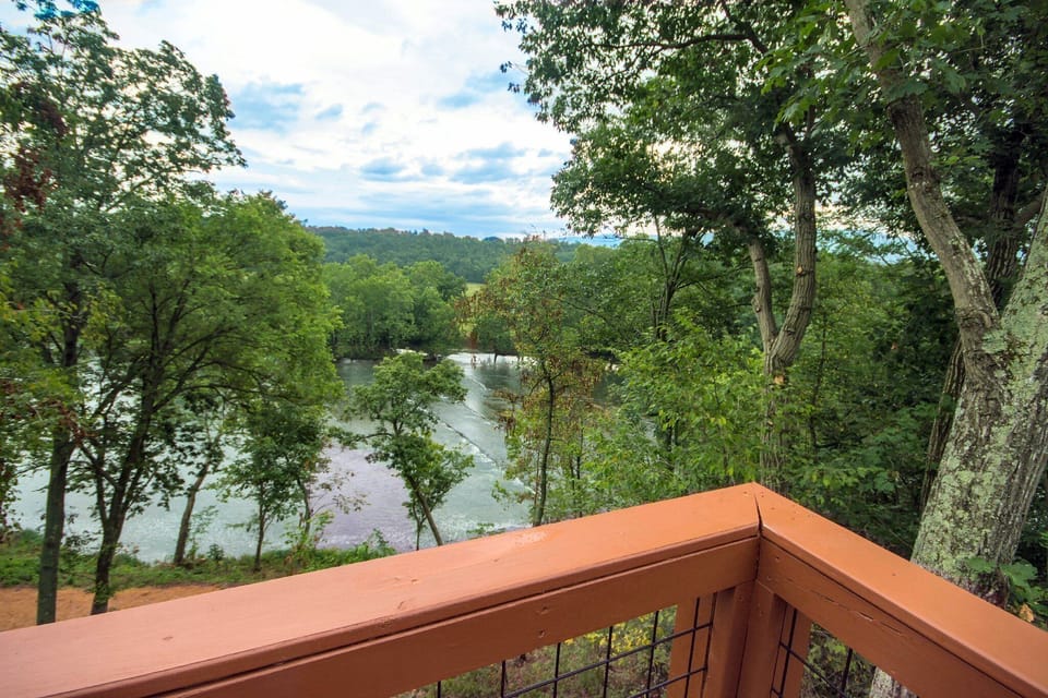 More views of the river, listen to the rapids from the deck as you enjoy your morning coffee