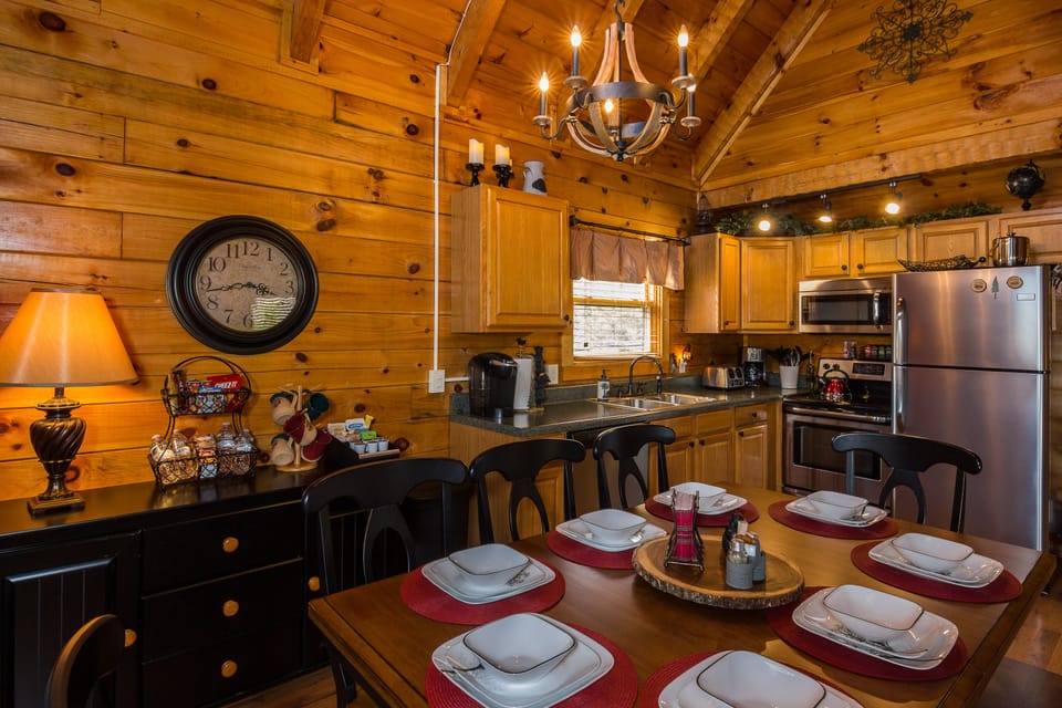 Fully equipped kitchen and dining for 10 people! 