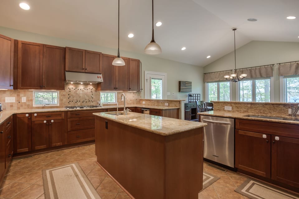 Fully Equipped Gourmet Kitchen! 