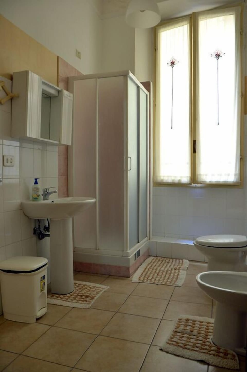 Comfort Double or Twin Room | Bathroom | Shower, bidet, towels
