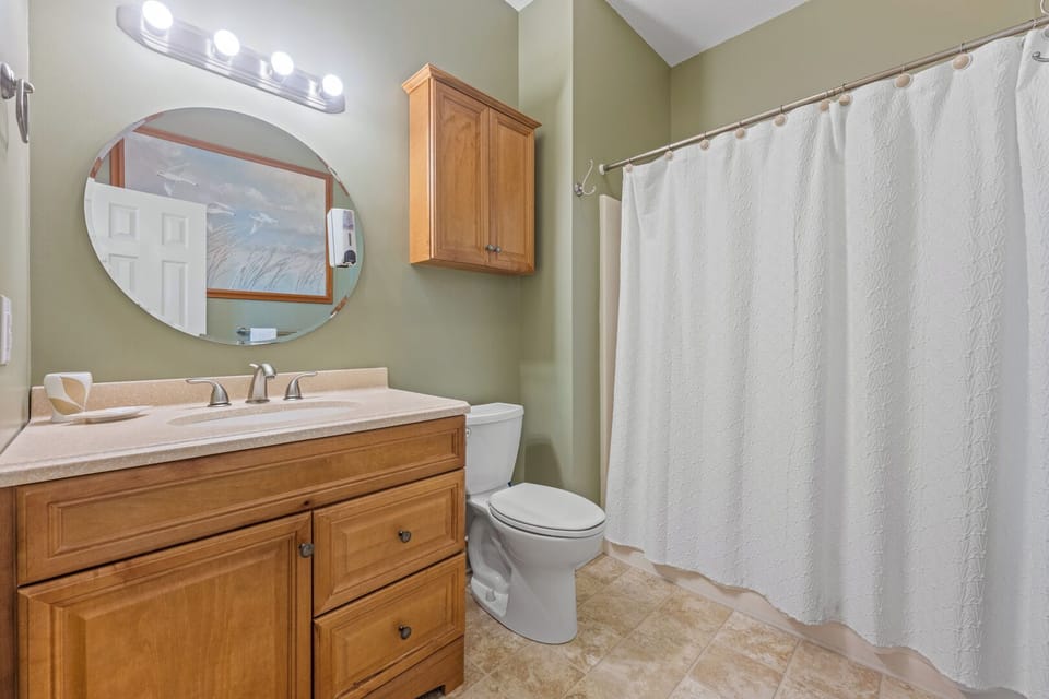Full Bathroom in King En Suite