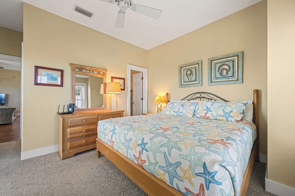 King En Suite with Ocean Views and Deck Access
