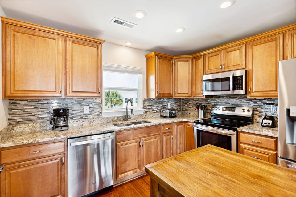Fully equipped kitchen that has everything you need to cook for friends and family or entertain