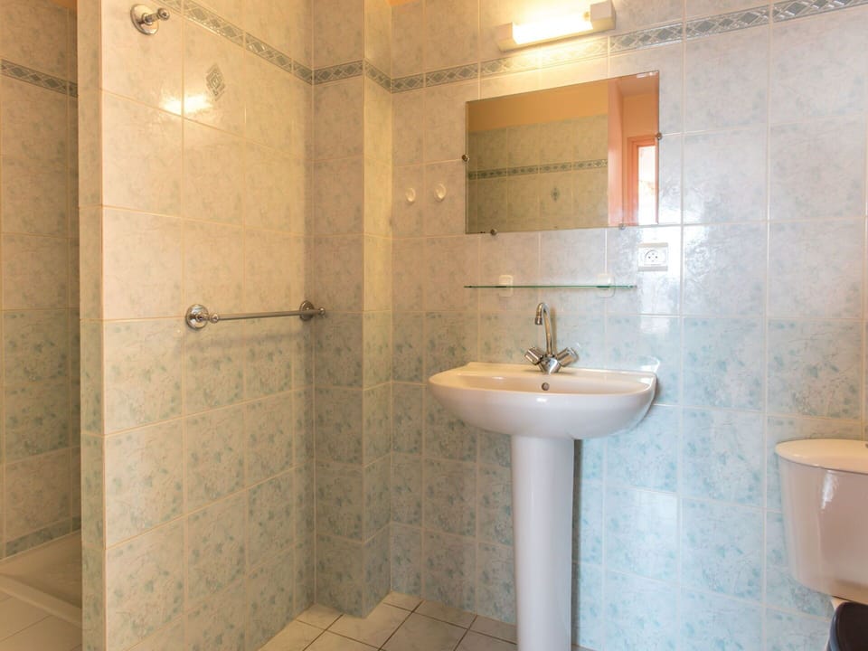Bathroom, Property, Room, Tile, Wall, Architecture, Plumbing Fixture, Interior Design, Bathroom Sink, Tap