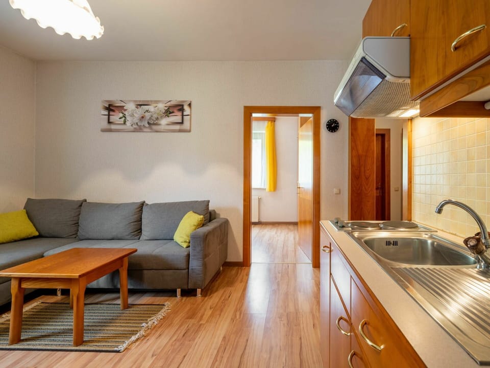 Room, Property, Furniture, Building, Interior Design, Floor, House, Ceiling, Wood Flooring, Hardwood