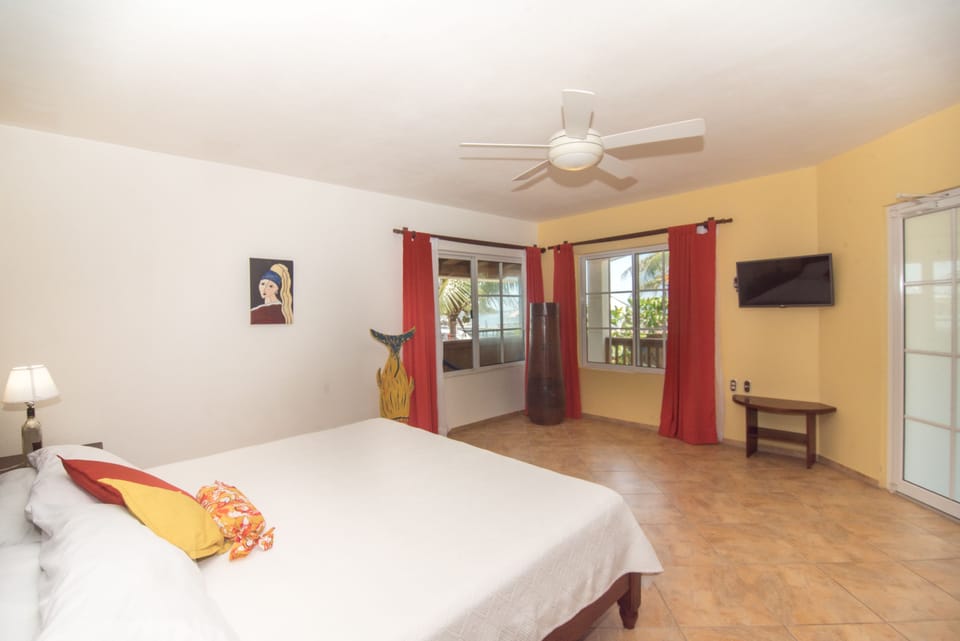 Premium Double Room, 1 King Bed, Non Smoking, Ocean View | In-room safe, blackout drapes, free WiFi, bed sheets