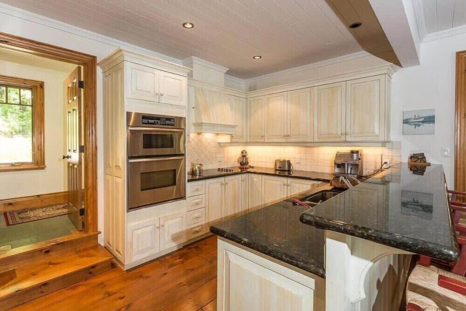 Modern kitchen with breakfast counter