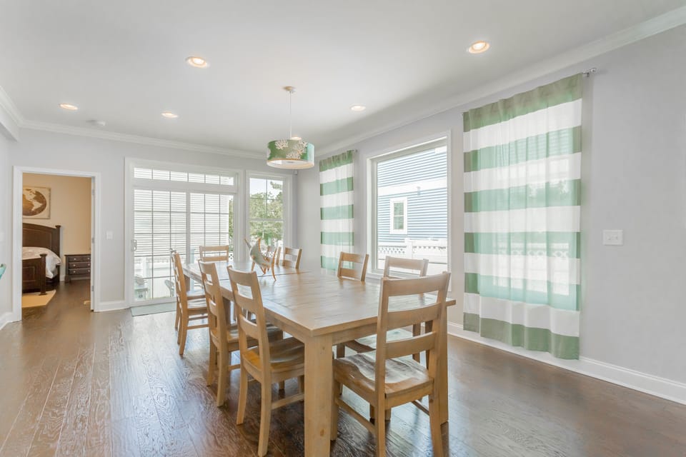 Large Dining Room Table with seating for 10!