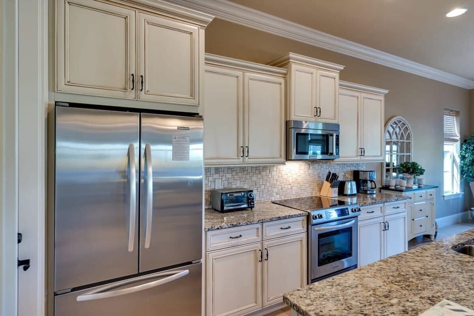 Stainless Appliances Throughout!