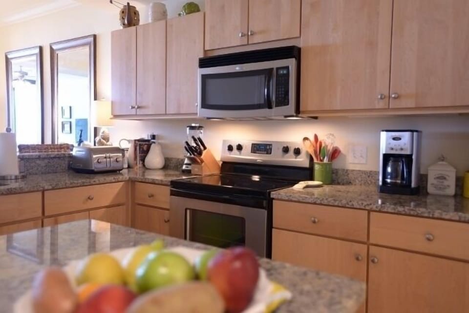 Chef's knives, good cookwear-everything you need if you choose to eat in!