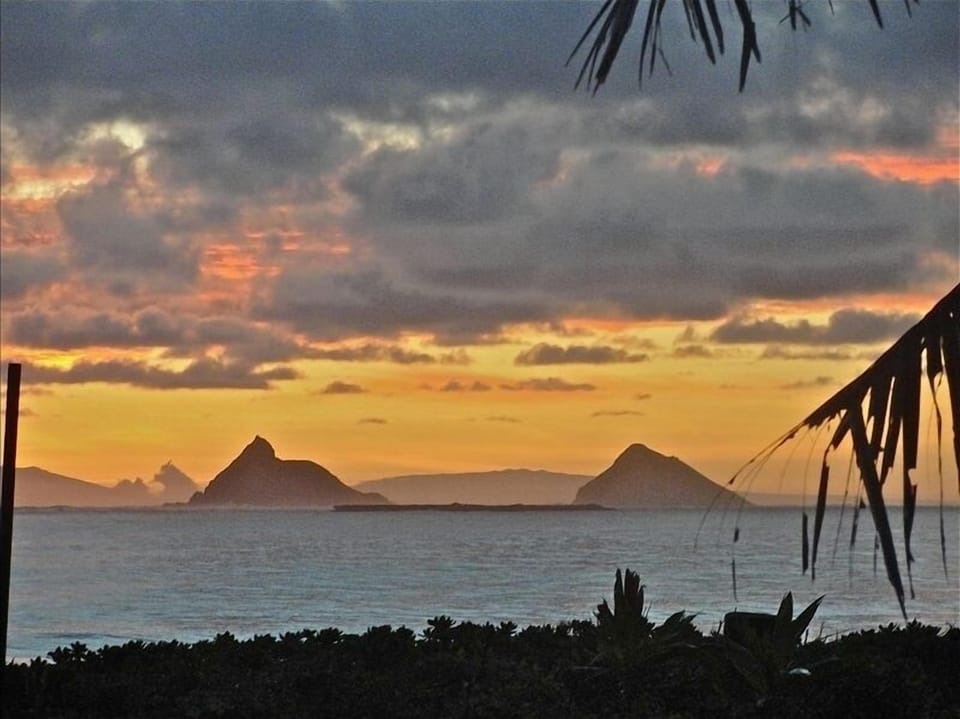 Mokulua Islands at sunrise