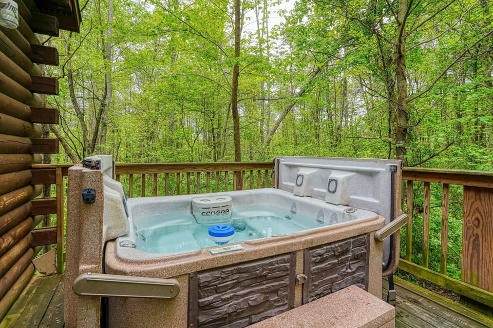 Hot Tub / whirlpool bath (Outdoor)