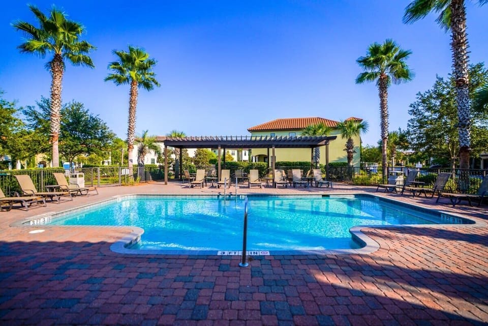 Come Chill at the Community Pool!!